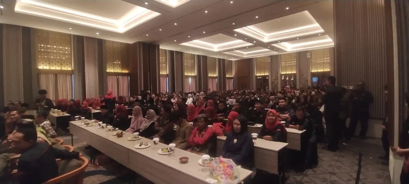 PURNAMA PITU SMK PGRI ROGOJAMPI DI HOTEL KOKOON BANYUWANGI BERLANGSUNG HARU DAN PENUH MAKNA