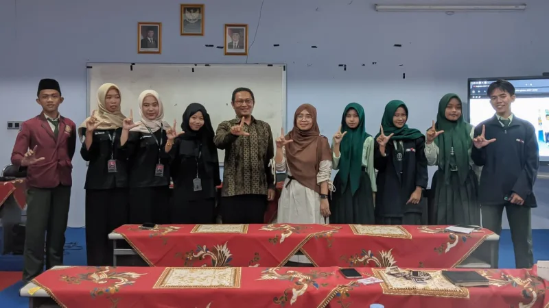SHARING DAN DISKUSI JURNALISTIK SEKOLAH, PROVENA DAN MOJOER MEDIA PERKUAT KOLABORASI UNTUK MEMBANGUN GENERASI JURNALIS MUDA
