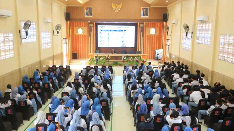 SOSIALISASI TKA SMK PGRI ROGOJAMPI: BEKAL SISWA KELAS XII HADAPI UJIAN OKTOBER