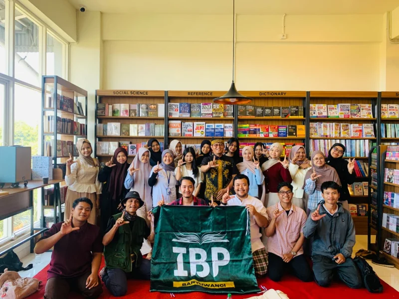 SERAMBI SASTRA #1, DIGELAR DI GRAMEDIA BANYUWANGI, ANGKAT TEMA MENULIS PUISI DARI KESEHARIAN